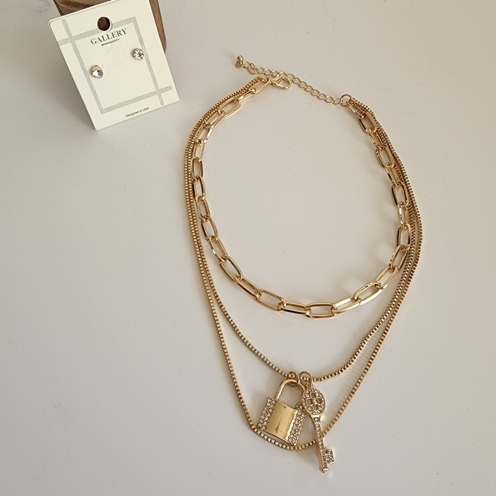 NEW‎ Gold Lock Rhinestone Embellished Key Layered Necklace - Picture 8 of 8